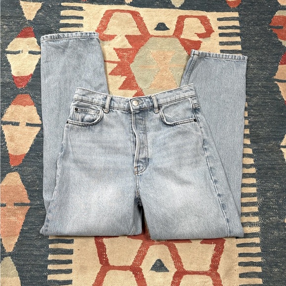 Reformation Cynthia Crop High Rise Light Wash Relaxed Jean Distressed - Picture 6 of 14